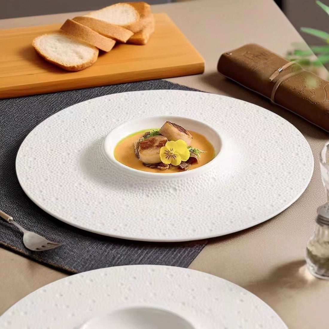 Minimalist And Creative Ceramic Dinner Plate